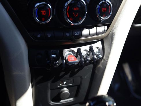 Used 2023 MINI Cooper Countryman S w/ Signature Upholstery Package image 17