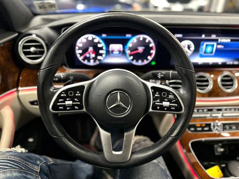 Used 2019 Mercedes-Benz E 300 4MATIC image 19