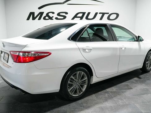 Used 2017 Toyota Camry SE FWD image 5