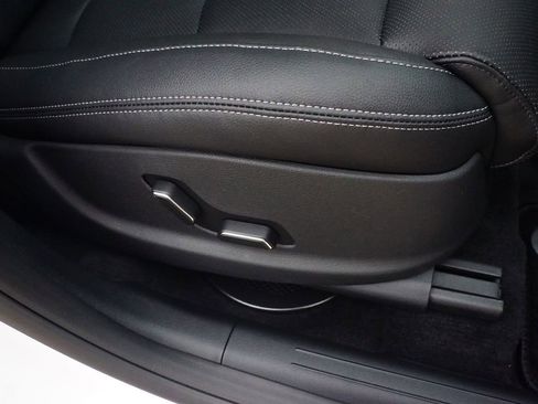 New 2026 Genesis GV70 2.5T image 23