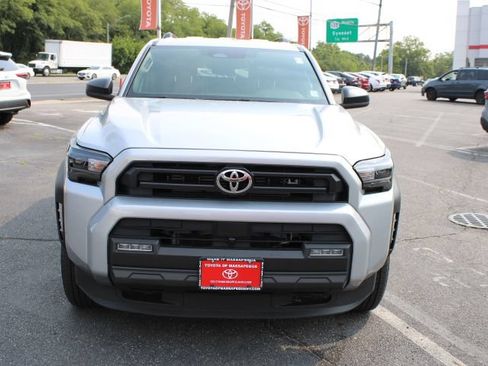 Used 2025 Toyota 4Runner SR5 AWD/4WD image 7