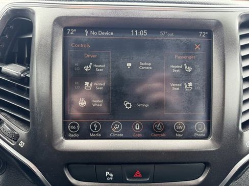 Used 2019 Jeep Cherokee Trailhawk image 28