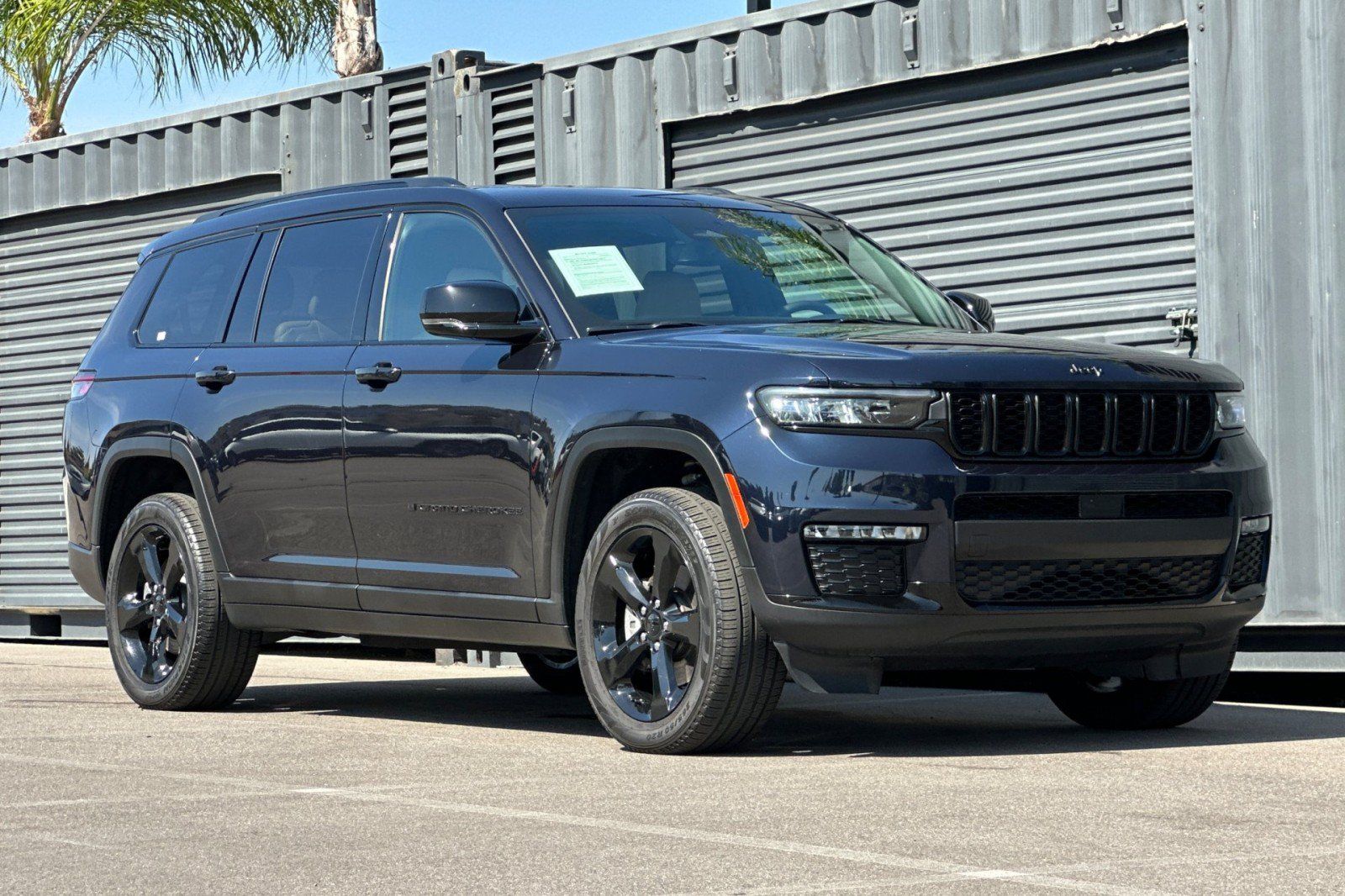 Used 2024 Jeep Grand Cherokee L Limited w/ Black Appearance Package AWD/4WD image 10