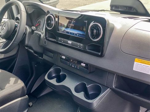 New 2025 Mercedes-Benz Sprinter 2500 image 11