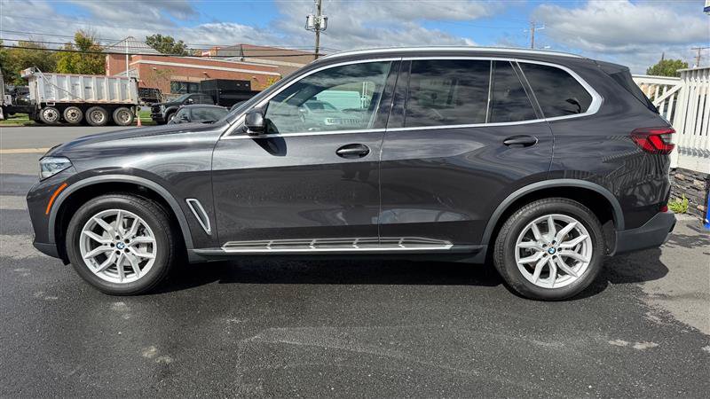 Used 2020 BMW X5 xDrive40i w/ Convenience Package AWD/4WD image 3