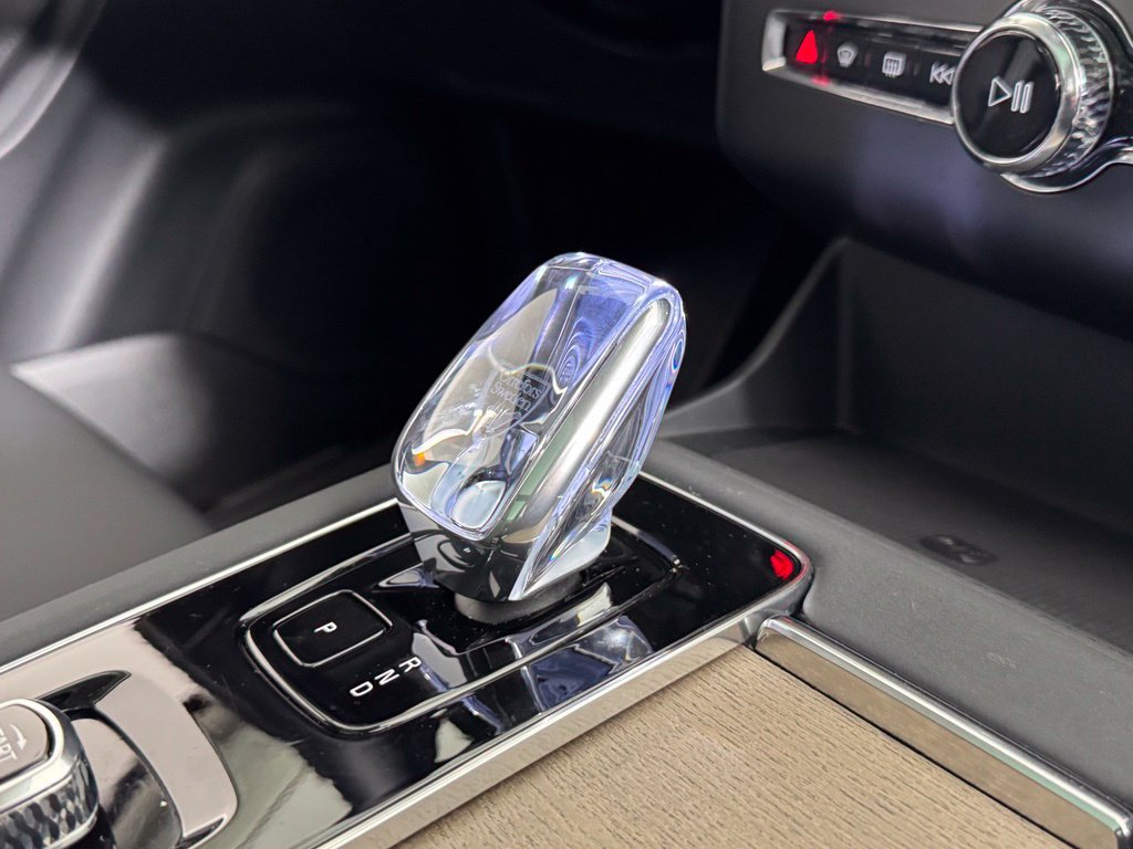 New 2026 Volvo XC90 B6 Plus w/ Protection Package Premier AWD/4WD image 8