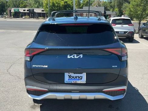 Certified 2025 Kia Sportage EX AWD/4WD image 8