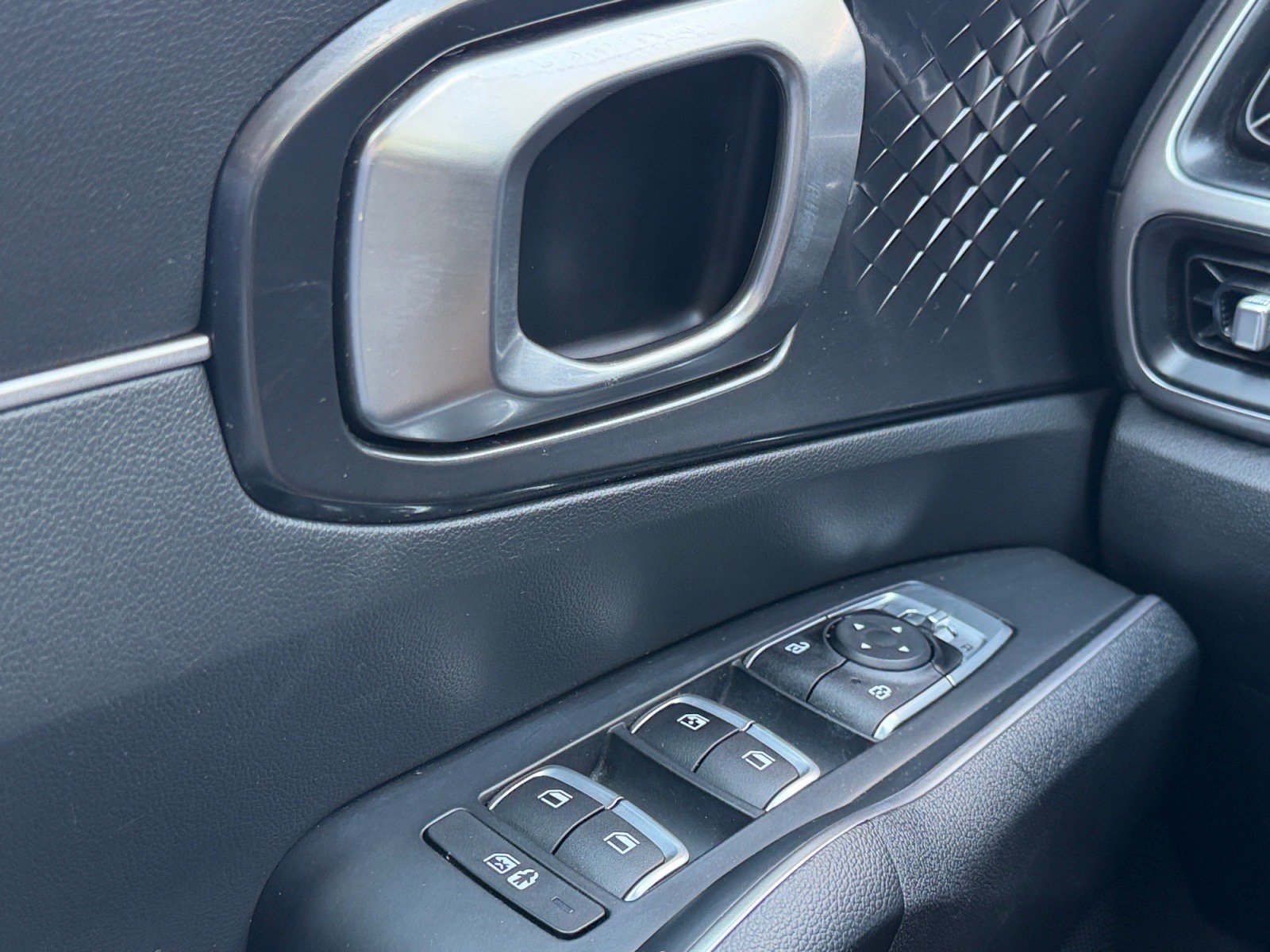 Used 2023 Kia Sorento S w/ Panoramic Sunroof Package FWD image 22