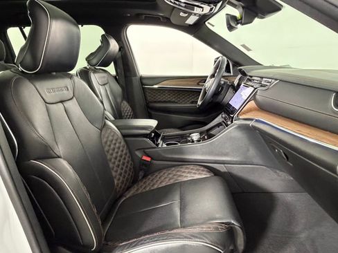 Used 2023 Jeep Grand Cherokee L Summit w/ Luxury Tech Group V image 37