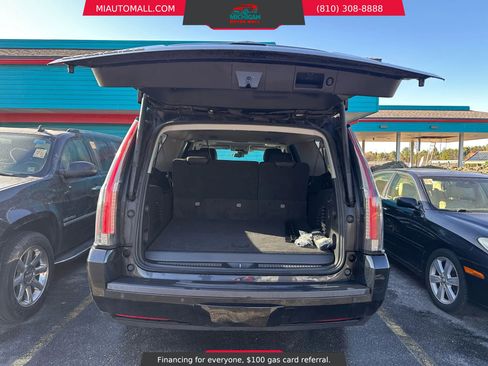 Used 2017 Cadillac Escalade ESV Luxury image 6