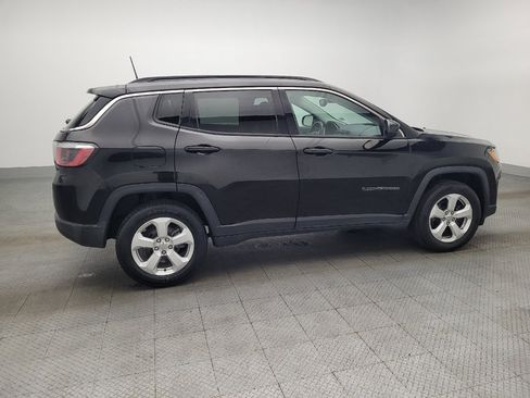 Used 2018 Jeep Compass Latitude w/ Popular Equipment Group AWD/4WD image 10