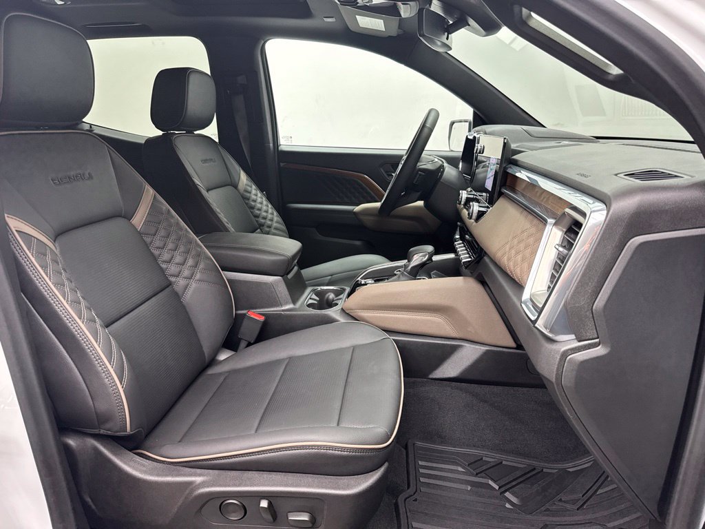 Used 2026 GMC Canyon Denali AWD/4WD image 17