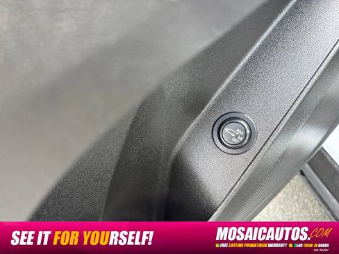 Used 2021 Chevrolet Equinox LT AWD/4WD image 27