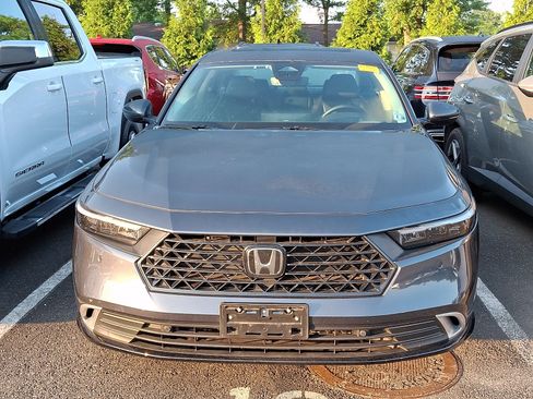 Used 2025 Honda Accord Touring image 3