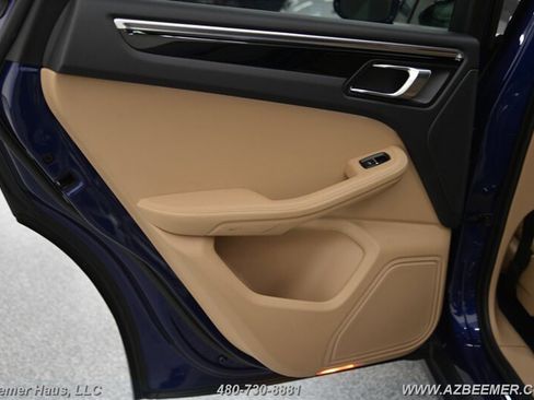 Used 2023 Porsche Macan image 36