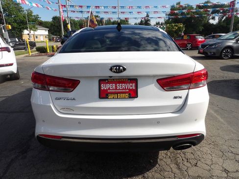 Used 2018 Kia Optima EX w/ Premium Package FWD image 4