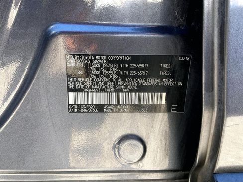 Used 2018 Toyota RAV4 LE FWD image 36