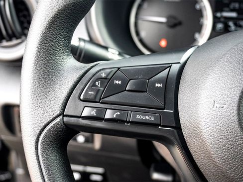 Used 2025 Nissan Kicks Play S image 18