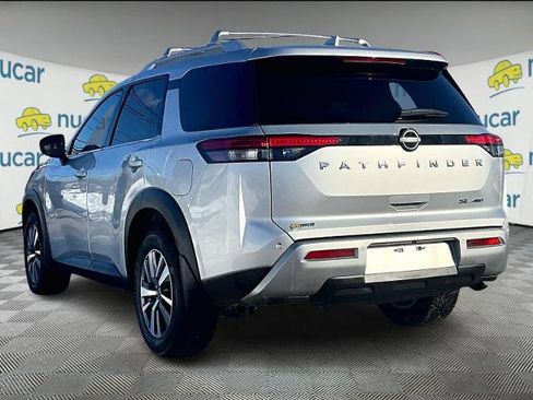 Certified 2024 Nissan Pathfinder SL image 4