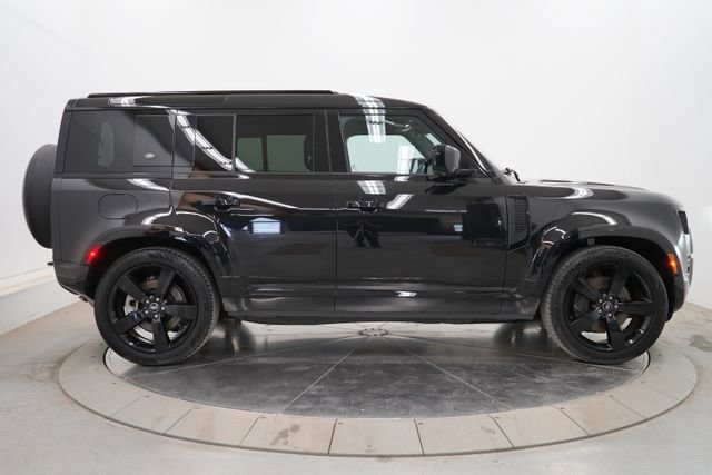 Used 2024 Land Rover Defender 110 X-Dynamic SE AWD/4WD image 8