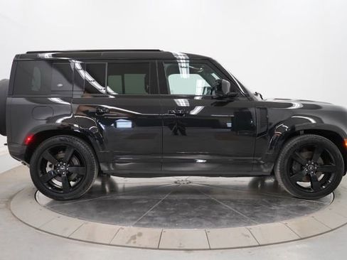 Used 2024 Land Rover Defender 110 X-Dynamic SE AWD/4WD image 8