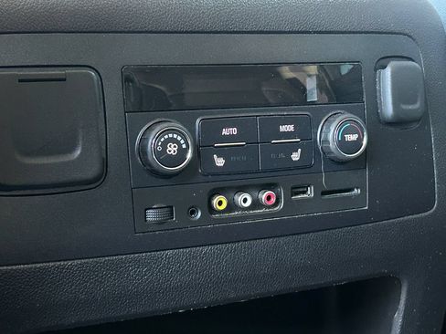 Used 2015 GMC Yukon Denali w/ Touring Package AWD/4WD image 31
