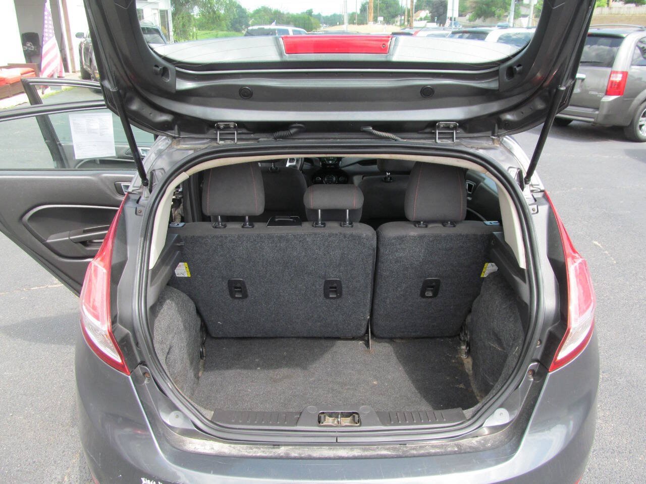 Used 2015 Ford Fiesta SE w/ Equipment Group 201A FWD image 19