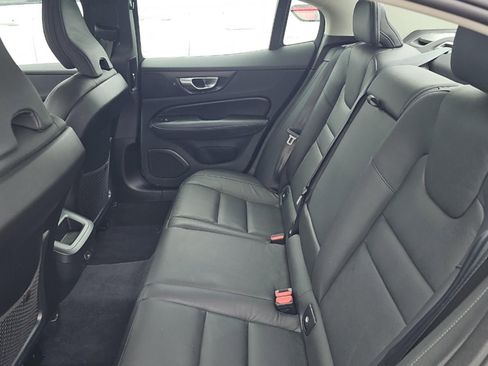 Used 2024 Volvo S60 B5 Plus image 8