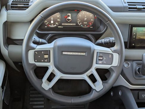 Used 2023 Land Rover Defender 110 S image 22