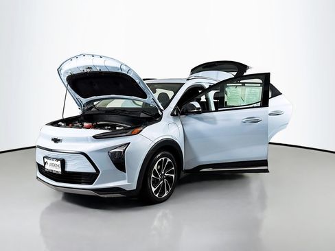 Used 2023 Chevrolet Bolt EUV Premier w/ Sun & Sound Package FWD image 18