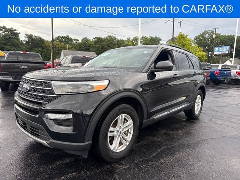 Used 2024 Ford Explorer XLT w/ Equipment Group 202A AWD/4WD image 2