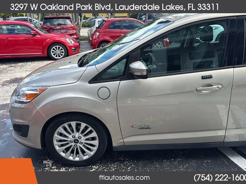 Used 2017 Ford C-MAX Energi SE FWD image 15