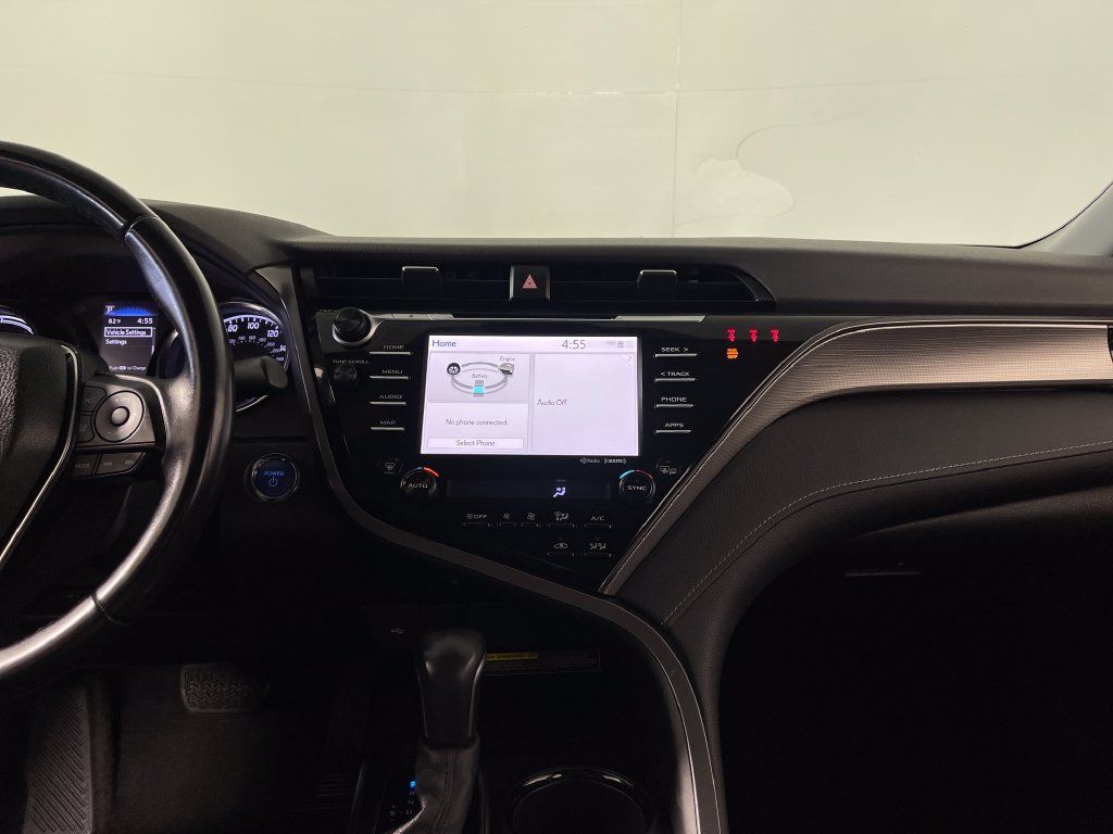 Certified 2020 Toyota Camry SE w/ Sunroof Package FWD image 15