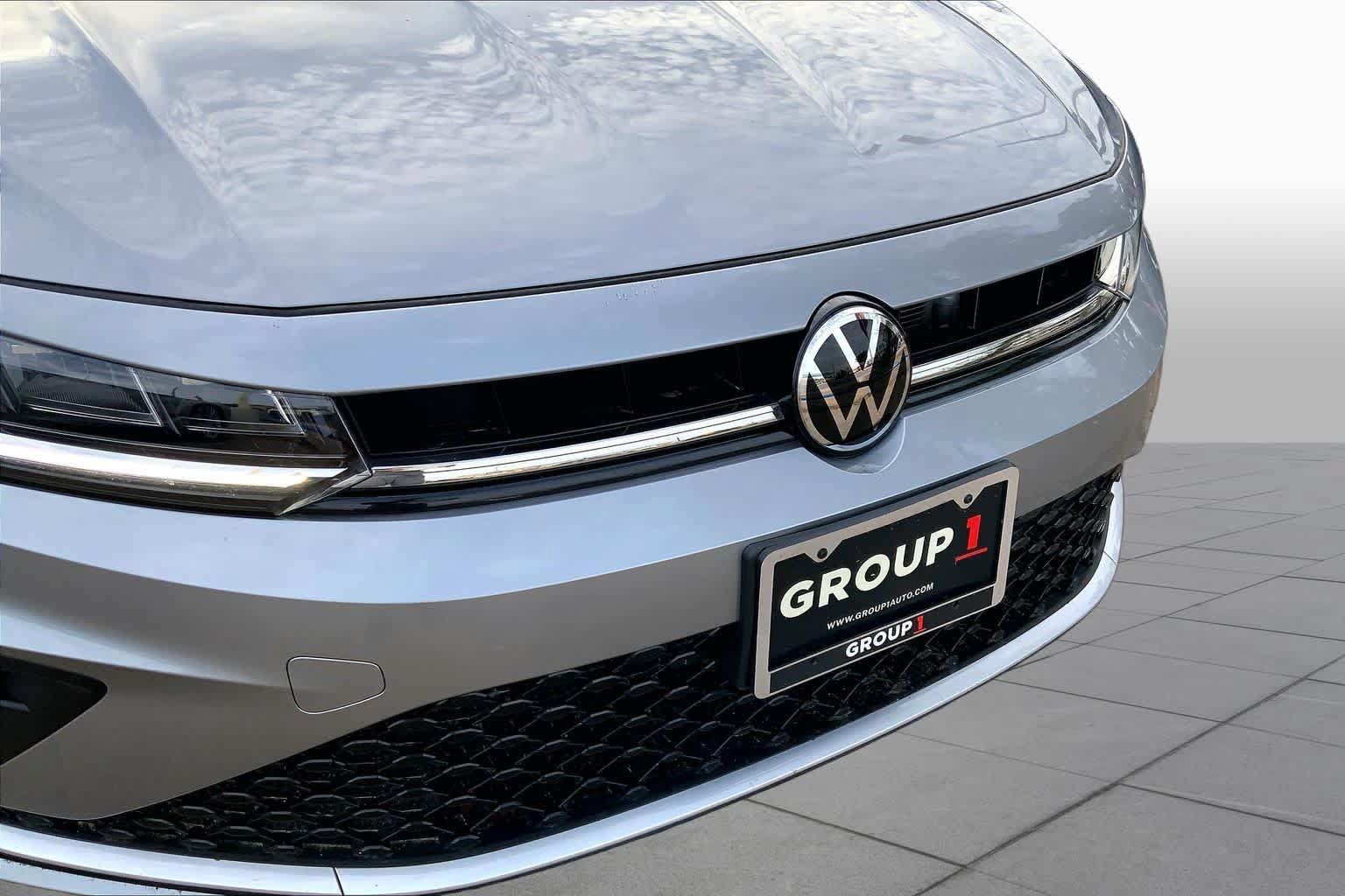 Used 2026 Volkswagen Jetta SE FWD image 29