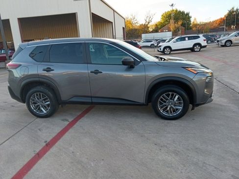 Used 2023 Nissan Rogue S image 4