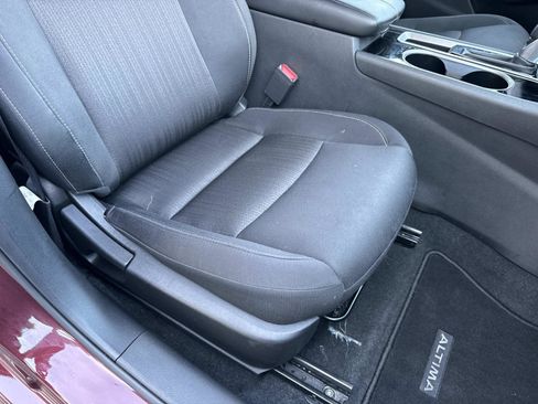 Used 2024 Nissan Altima 2.5 SV image 10