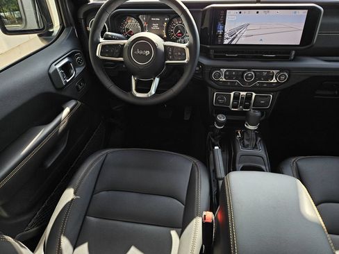 New 2026 Jeep Wrangler Unlimited Sahara AWD/4WD image 10