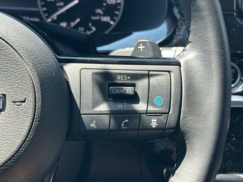 Used 2022 Nissan Pathfinder SV AWD/4WD image 39