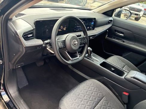 Used 2026 Nissan Kicks SV w/ Charging Package FWD image 18