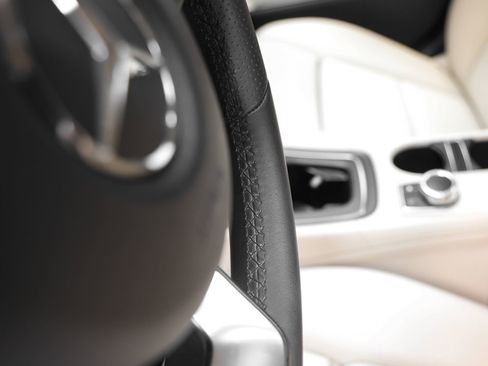 Used 2018 Mercedes-Benz GLA 250 4MATIC image 32