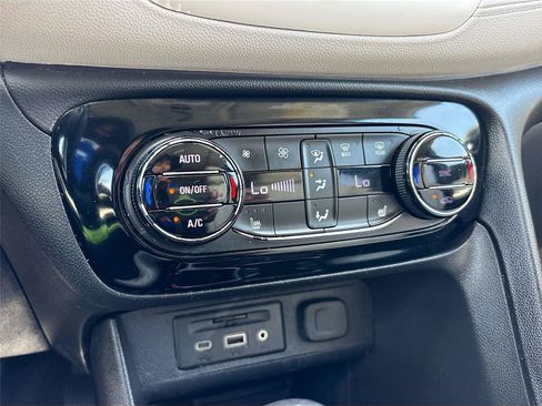 Used 2020 Buick Encore GX Essence w/ Experience Buick Package AWD/4WD image 16