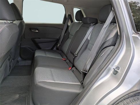 Used 2022 Nissan Rogue SV image 14