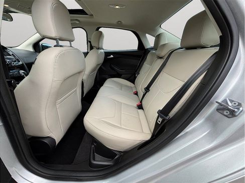 Used 2018 Ford Focus Titanium w/ Titanium Technology Package FWD image 40