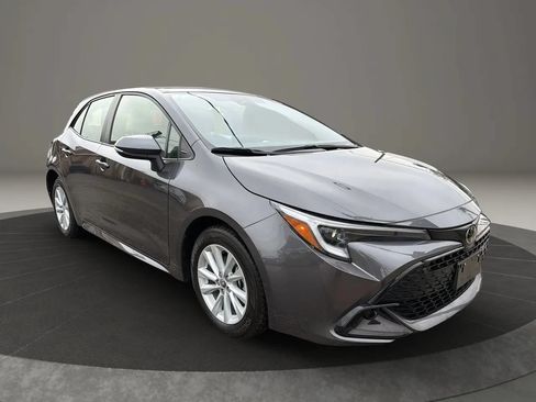 Used 2023 Toyota Corolla SE FWD image 3