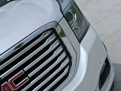 Used 2019 GMC Yukon XL SLT w/ Premium Edition RWD image 31