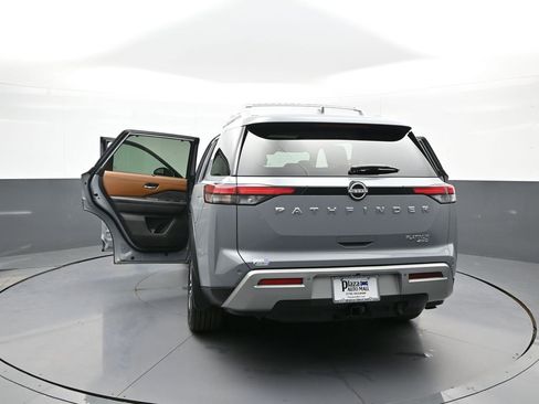 Used 2022 Nissan Pathfinder Platinum w/ Cargo Package image 49