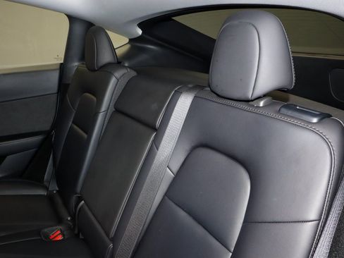 Used 2023 Tesla Model Y Long Range image 24