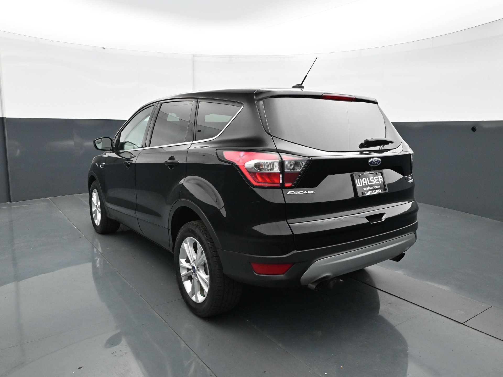 Used 2017 Ford Escape SE AWD/4WD image 5