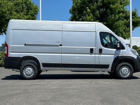 New 2026 RAM ProMaster 2500 w/ Convenience Group FWD image 3