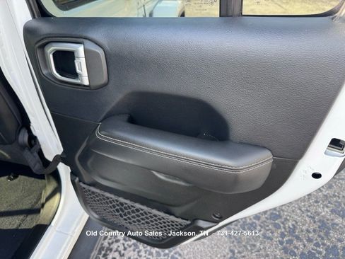 Used 2019 Jeep Wrangler Unlimited Sahara w/ Quick Order Package 24M Moab AWD/4WD image 9